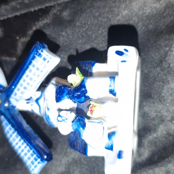 AVAILABLE - Decorative Windmill & Kissing couple. 6" - Picture 2 of 6